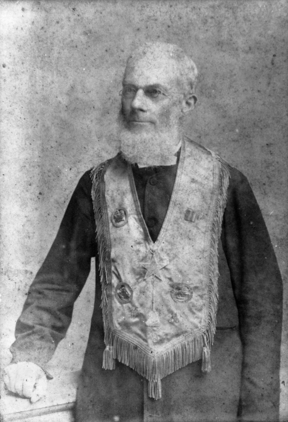 Reverend Edward Griffith in Oddfellows robes. Source: John Oxley Library, State Library of Queensland, Negative No. 76288.